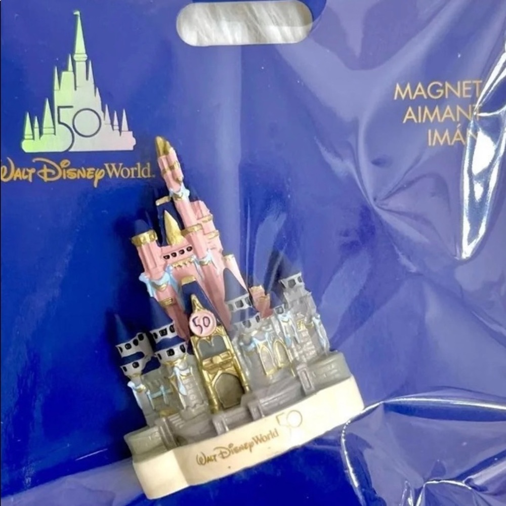WDW 50th Anniversary 3-D castle magnet BNWT